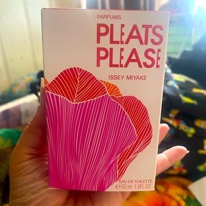 Issey miyake pleats please